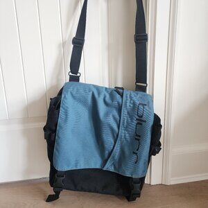 Blur blue/black flat bottom bag